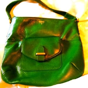 Forest  Green  Fossil pebbled leather shoulder bag. Medium size